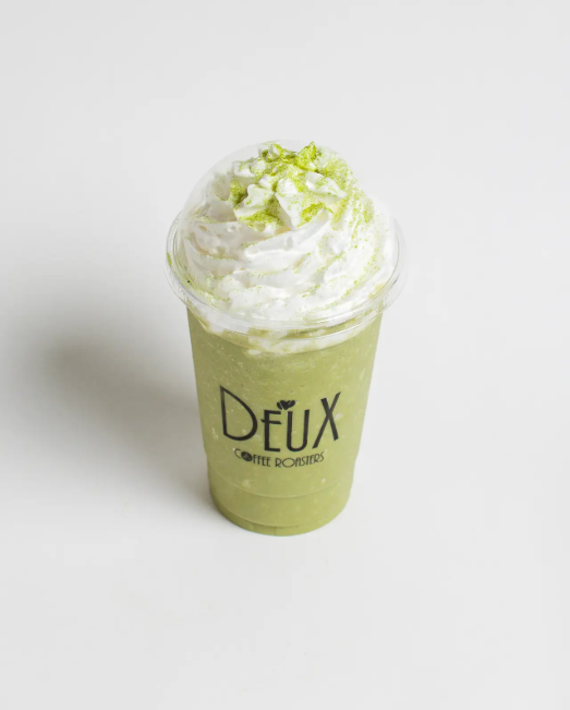Frappe de matcha con crema